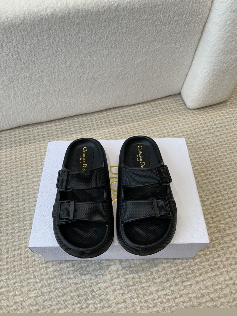 ch**an D*or slippers